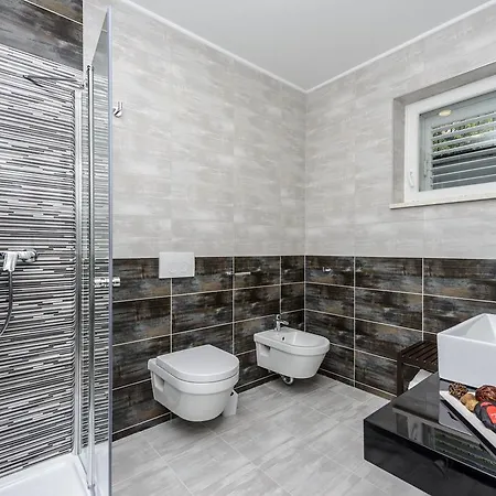 Apartment Allure *